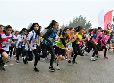 Okullararası Kros Yıldızlar ve Gençler Grup Birinciliği İsmail Akçay Atletizm Tesislerinde gerçekleştirildi
