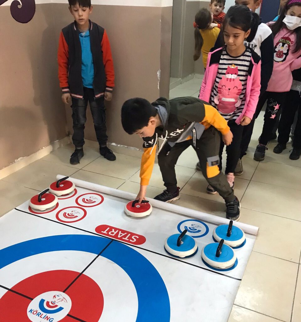 Floor Curling branşının tanıtımı gerçekleştirildi..