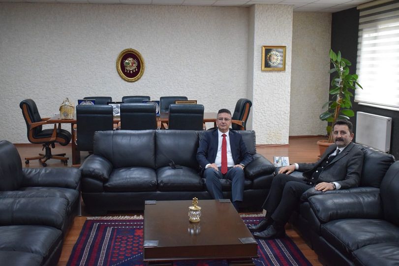 Rektör İlter KUŞ Balıkesir İl Emniyet Müdürü Hasan Onar’ı  ziyaret etti.