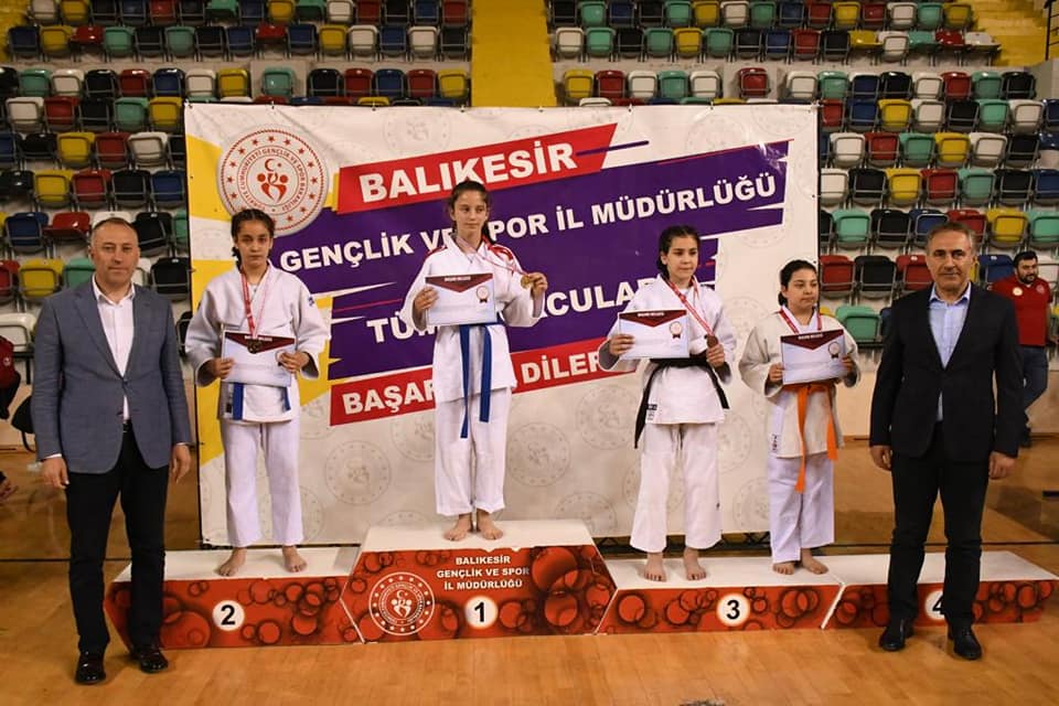 OkulSporları Judo Küçükler Grup Müsabakaları ödül töreni ile sona erdi.
