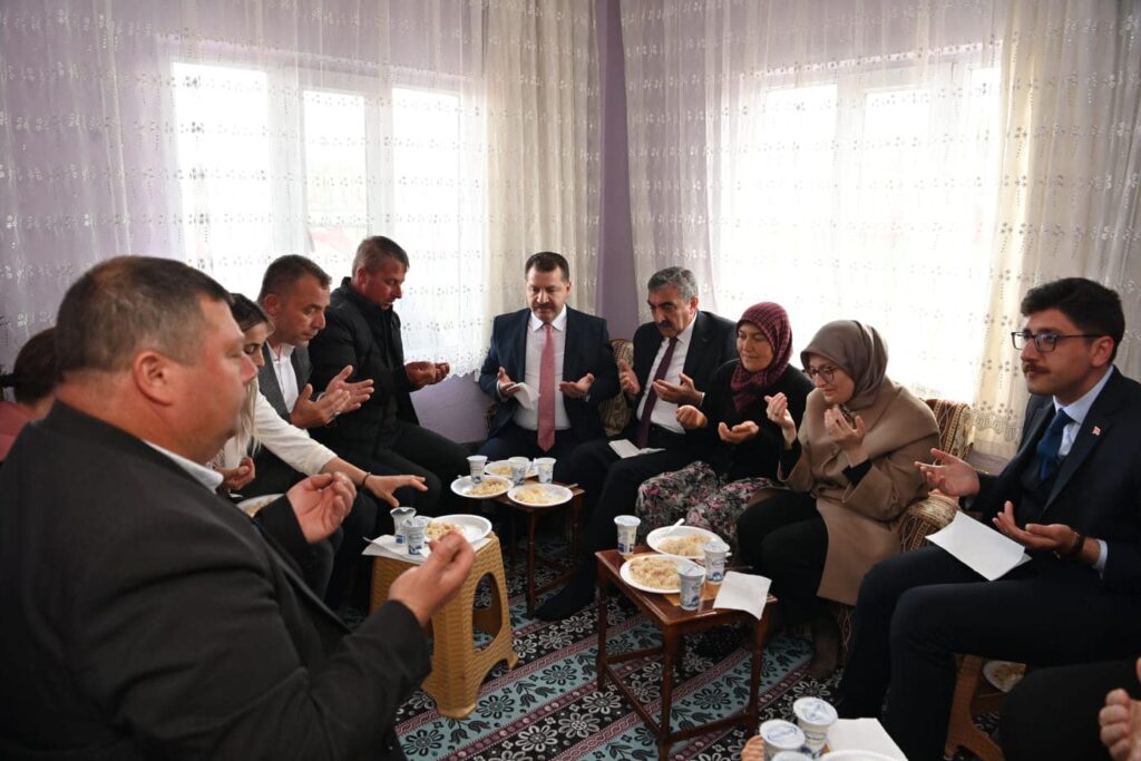 Başkan Yücel YILMAZ Balya Çamavşar’da şehit Oktay Salar’ın hayrına katıldı