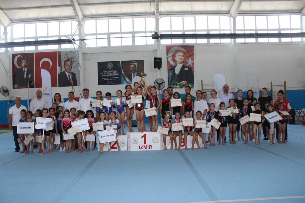 Artistik Cimnastik Kız Takımımız Türkiye 2. si oldu
