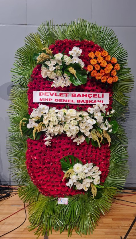 MHP Lideri Bahçeli’den 21. yaşını kutlayan AK Parti için özel çiçek