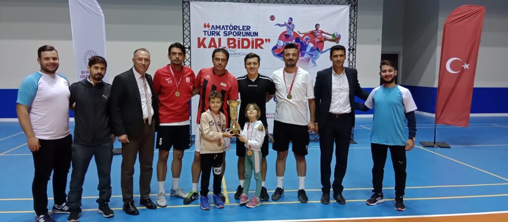 Ayak Tenisi Turnuvası Şehit Turgut Solak Spor Salonumuzda gerçekleştirildi. 
