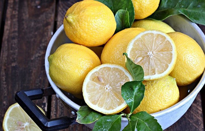 Limonun bu faydaları pek bilinmiyor: Ayağınızın altına sürerseniz anında kesiyor