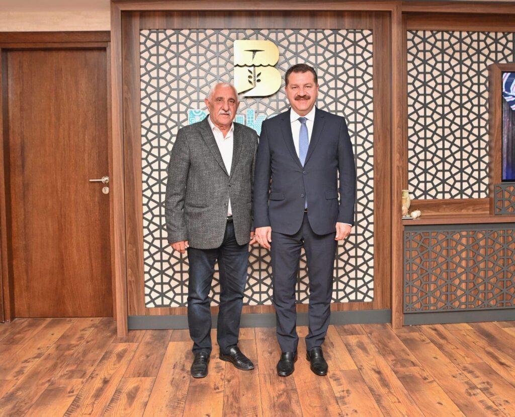 MHP Balıkesir İl Başkanı Cevdet Gürcan ve İl Başkan Yardımcıları Başkan Yücel YILMAZ’ı ziyaret ettiler