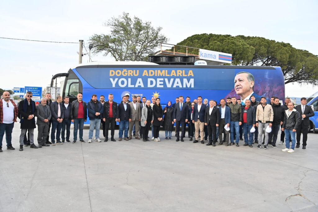 Balıkesir Büyükşehir Belediye Başkanı Yücel YILMAZ Gömeç’te esnaf ziyareti yaptı