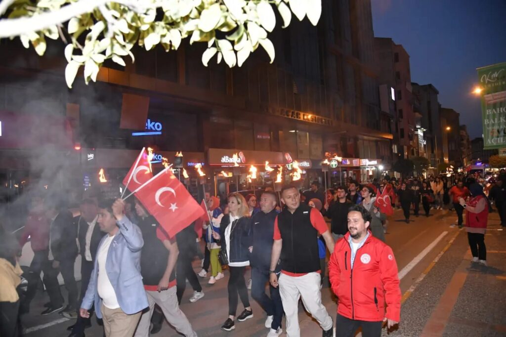 19 Mayıs Atatürk’ü Anma Gençlik ve Spor Bayramı Fener Alayı Kortej Yürüyüşü