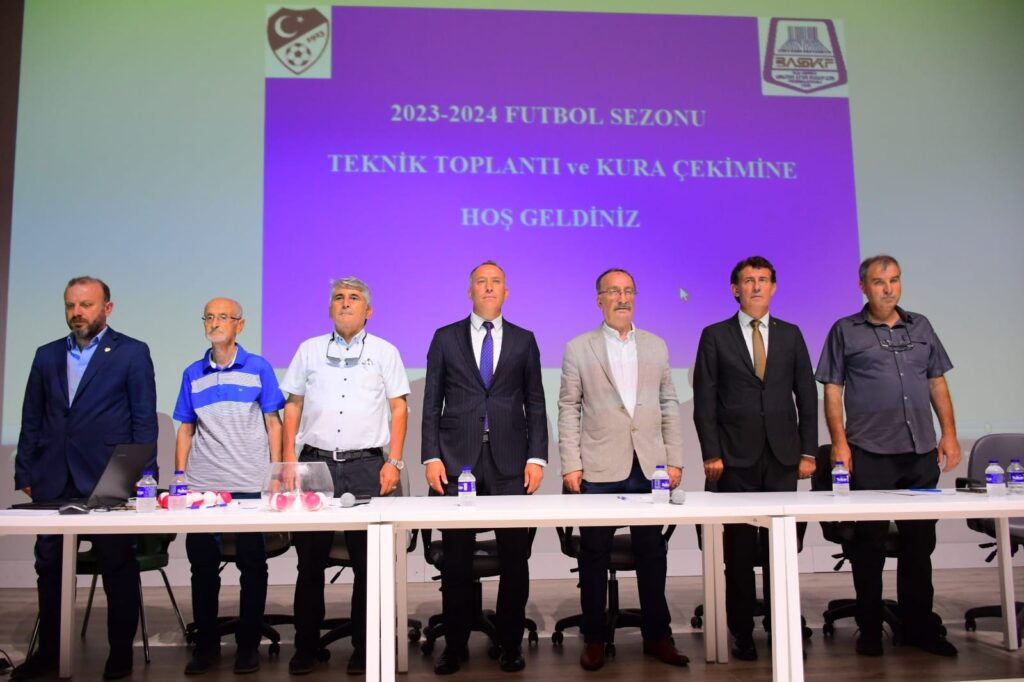 Amatör Spor Kulüpleri 2023-2024 Futbol Sezonu Kura Çekimi Hasan Can Kültür Merkezinde gerçekleştirildi.
