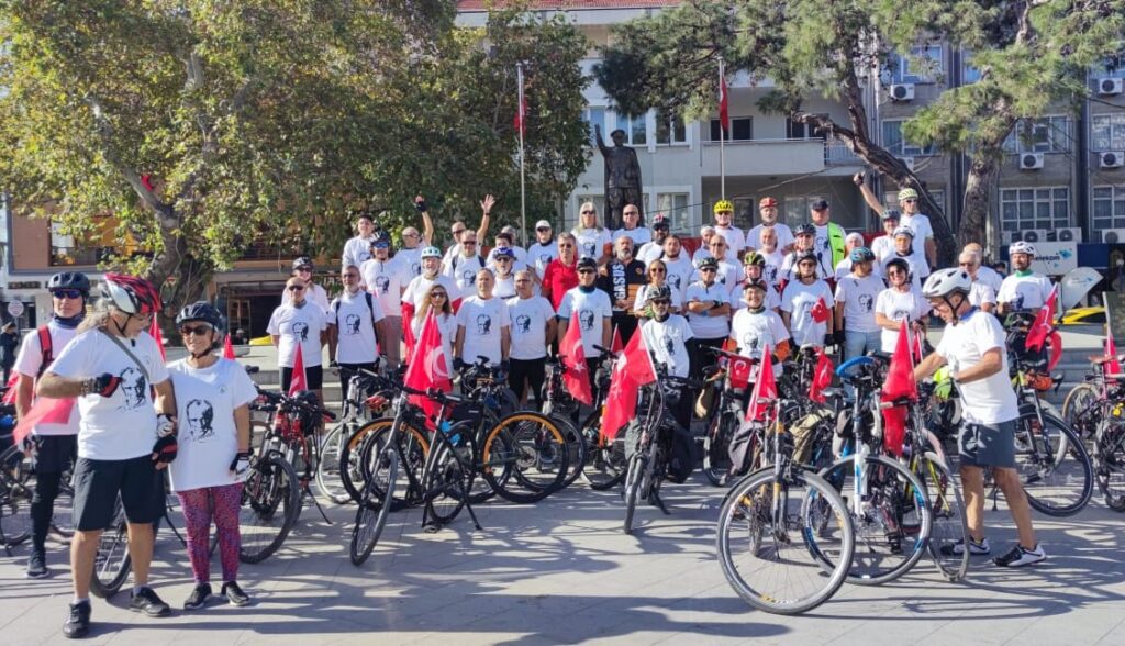Cumhuriyetimizin 100. Yılı Bisiklet Turunda pedallar Cumhuriyet için çevrildi.