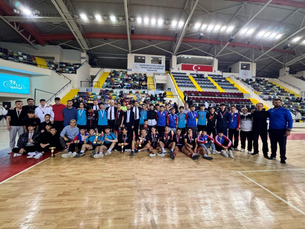 2023-2024 Okul Sporları Futsal Genç Erkekler İl Birinciliği müsabakaları sona erdi