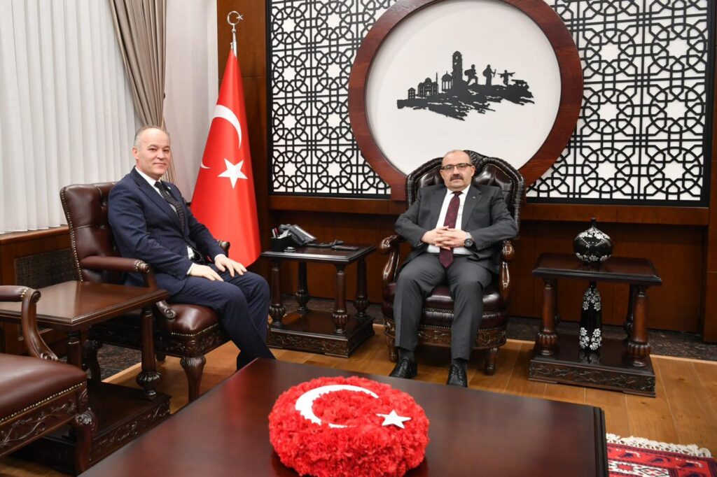 MHP Balıkesir İl Başkanı Niyazi TUNÇ Vali İsmail Ustaoğlu’nu makamında ziyaret etti