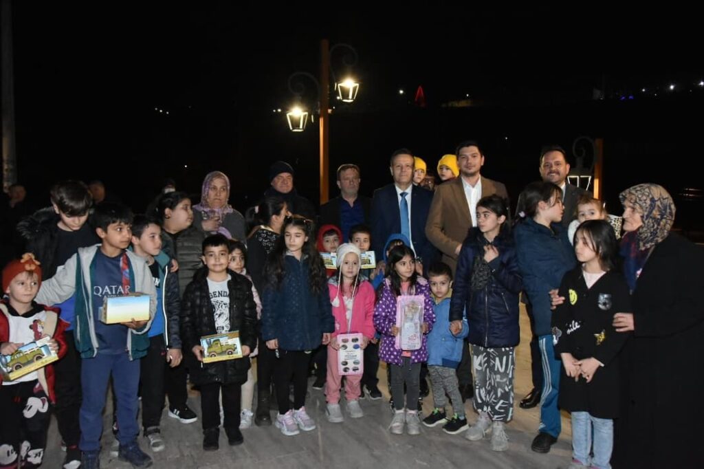 Cumhur İttifakı Altıeylül Belediye Başkan adayı Mesut ERAY Dinkçiler Mahallesi’ni ziyaret etti
