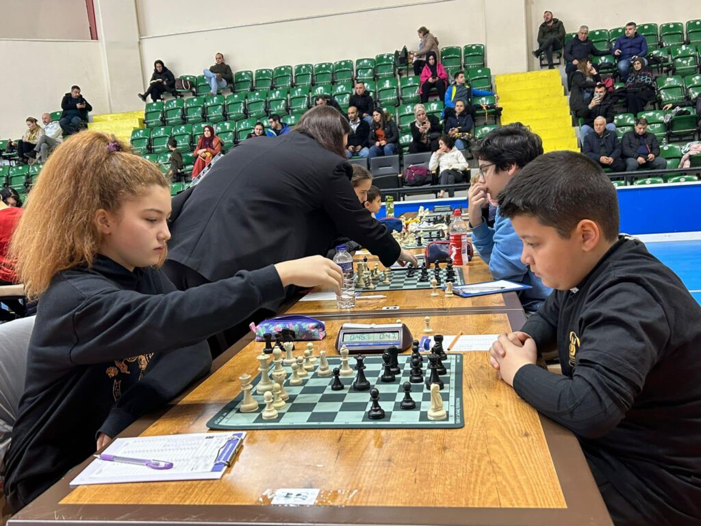 Satranç Türkiye Kupası İl Birinciliği Yarışmaları açılış hamlesiyle start aldı.
