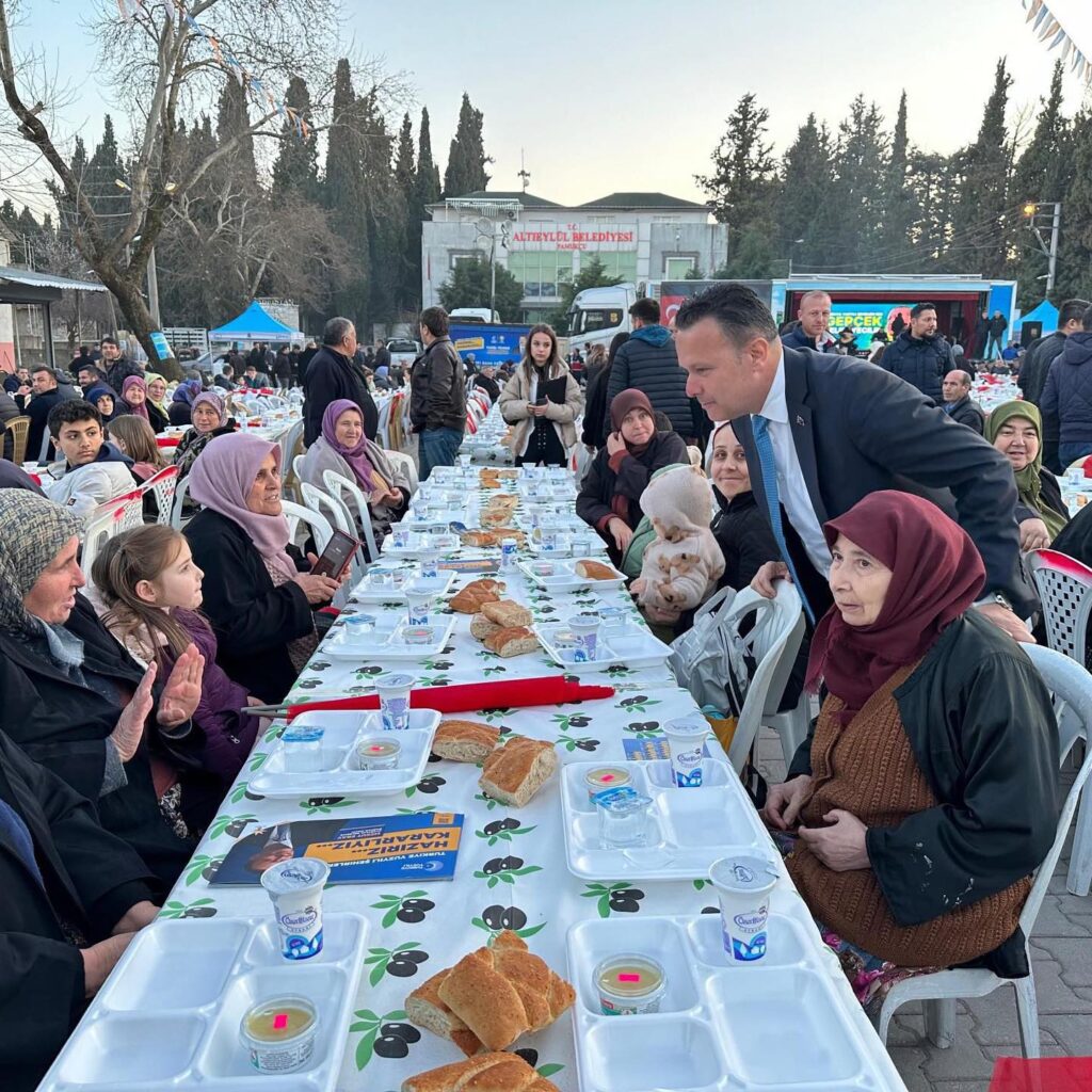 Mesut Eray Pamukçu Mahallesi’nde düzenlenen iftar programına katıldı
