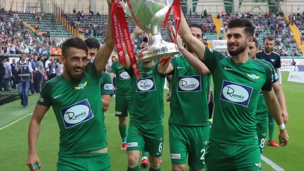 2018 yılında Türkiye Kupası kazanan Akhisarspor, Amatör Lig’e düştü
