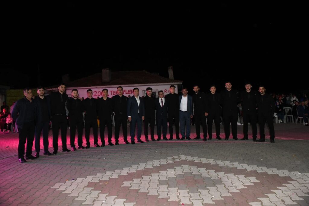 Altıeylül Belediye Başkanı Hakan ŞEHİRLİ  Yakupköylü gençlerin asker eğlencesine katıldı
