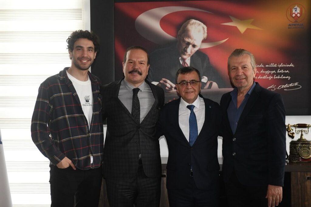 CHP eski Balıkesir Milletvekili Ergün Aydoğan’Altıeylül Belediye Başkanı Hakan ŞEHİRLİ’yi ziyaret etti