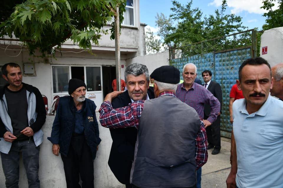 Karesi Belediye Başkanı Mesut Akbıyık Kabakdere mahallesini ziyaret etti