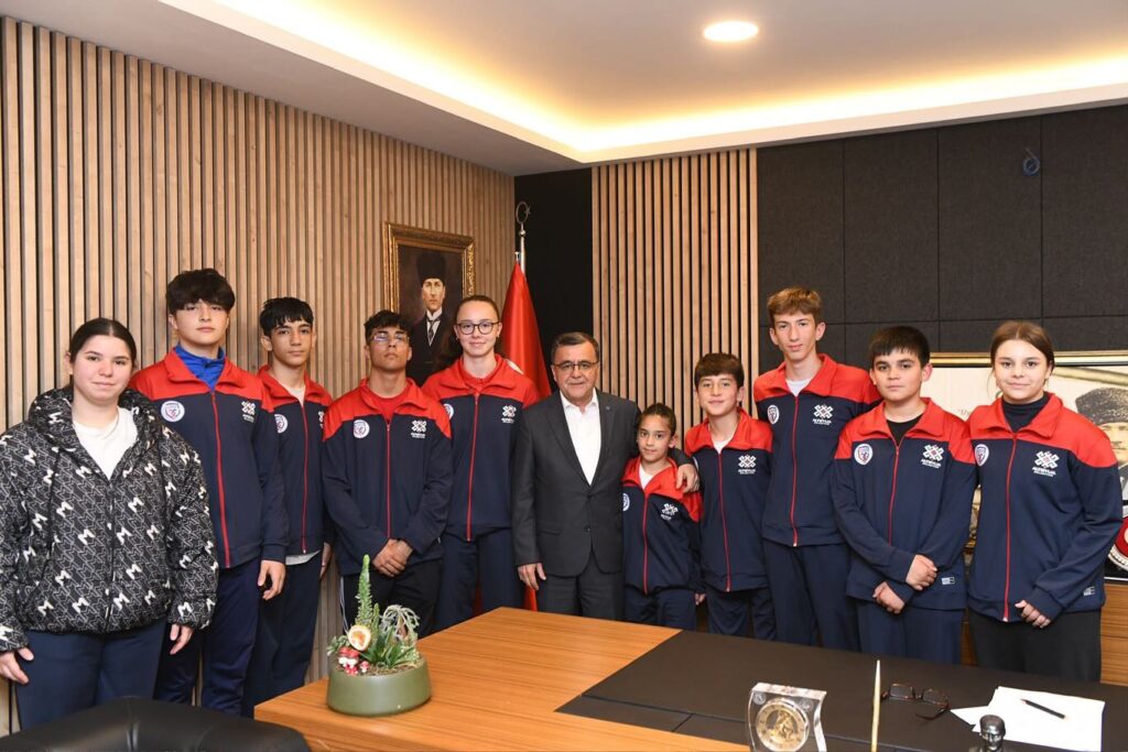 Altıeylül Belediyespor Judo takımı Başkan Hakan ŞEHİRLİ’yi ziyaret etti