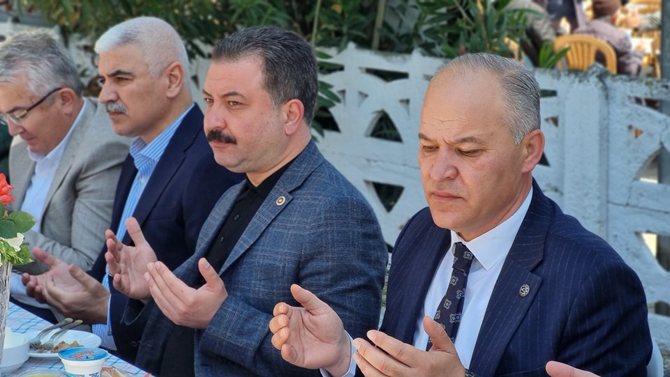 MHP Balıkesir Milletvekili Ekrem Gökay Yüksel  Kocaavşar’da mahalle hayrına katıldı