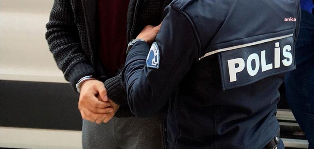 FETÖ/PDY silahlı terör örgütüne üye olmak suçundan aranan 2 kişi yakalandı