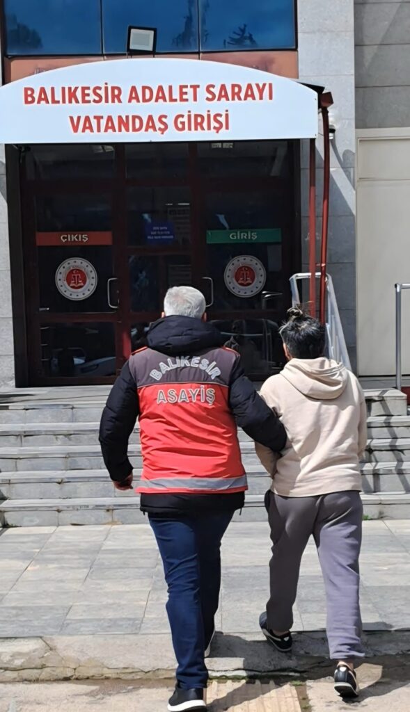 DOLANDIRICILAR ÖZEL OLARAK YAPILAN GİZLİ BÖLMEDE YAKALANDILAR