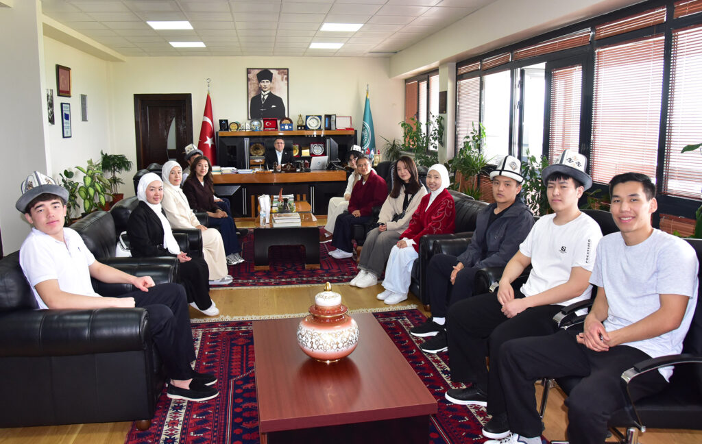 “BALIKESİR OKUYOR” PROJESİNDE ÖDÜLLER SAHİPLERİNİ BULDU📚📣